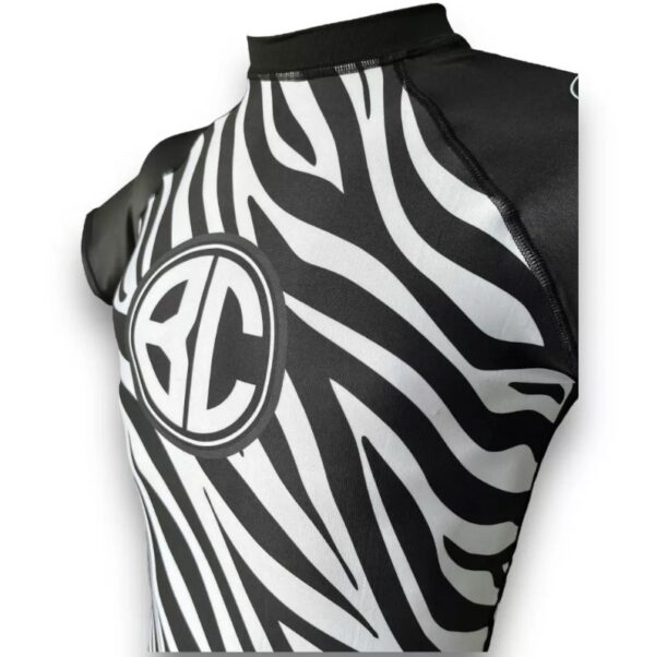 Rash Guard "Zebra" Blanca Manga Corta - Imagen 3