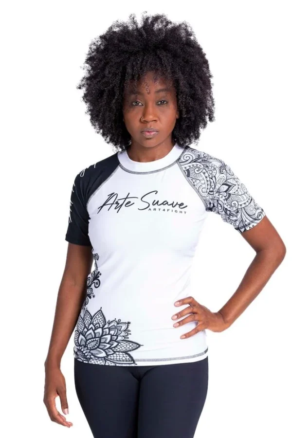 Rash Guard Blanca "Flowers" Manga Corta