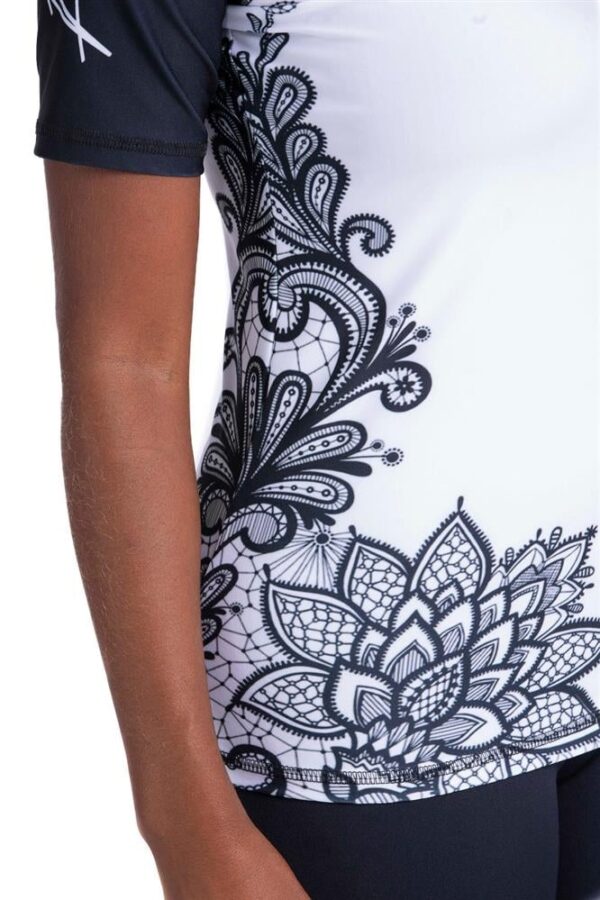 Rash Guard Blanca "Flowers" Manga Corta - Imagen 3
